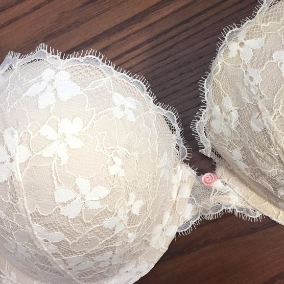 Victoria's Secret Dream Angels Padded Push-Up Bra - Picture 6 of 10